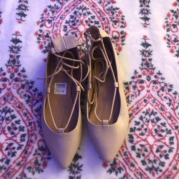 Flats - Picture 2 of 6